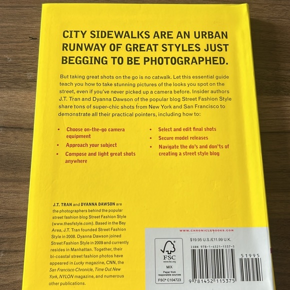 Street fashion photography : Taking stylish pictures on the concrete runway - Picture 2 of 2